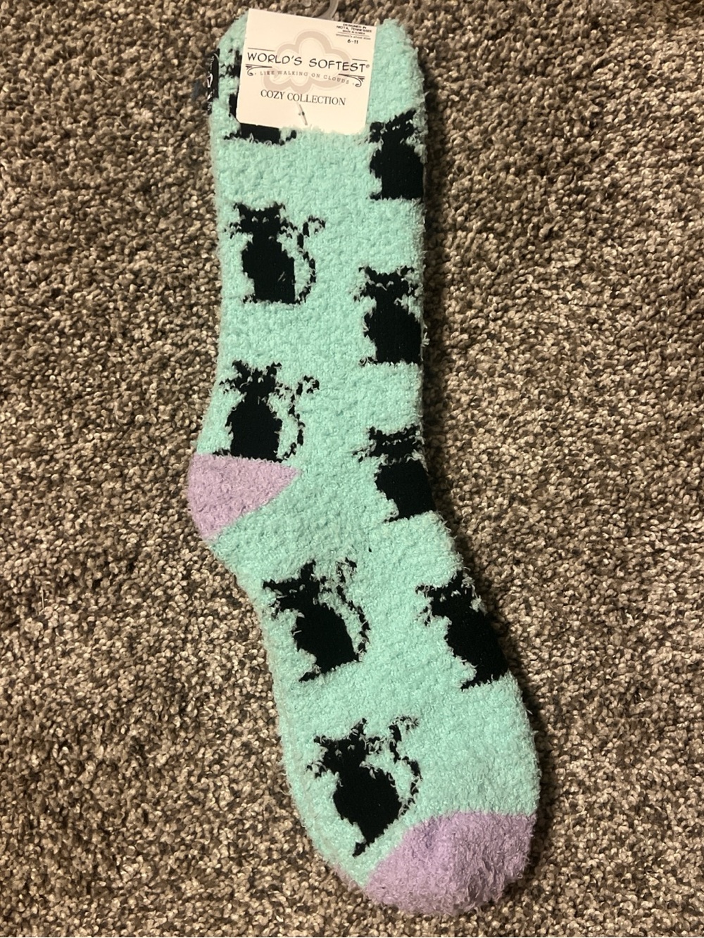 Mint Cat Print Fuzzy Socks (Black Cat)